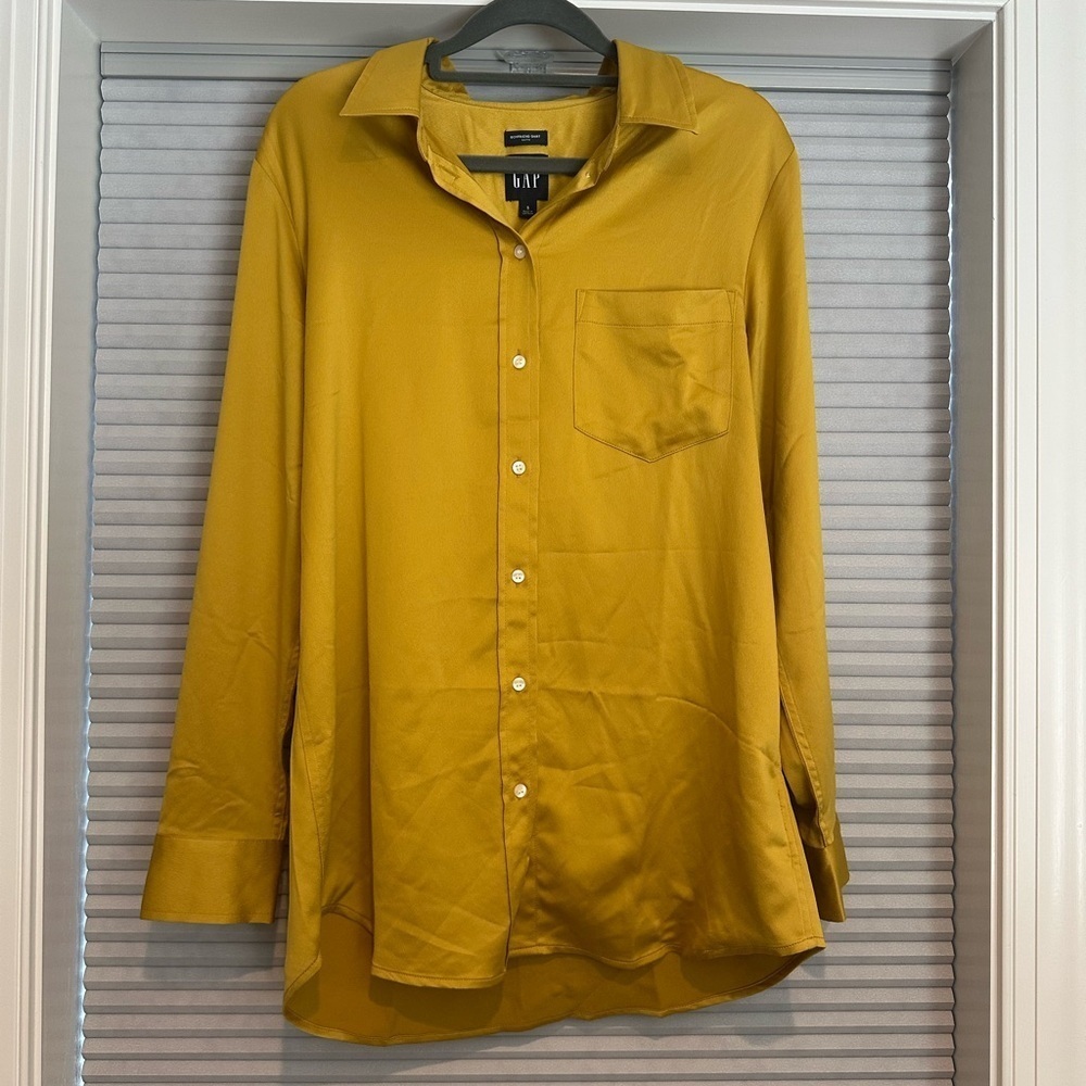 Gap gold satin shirt